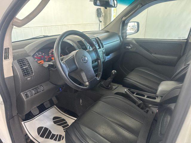 NISSAN Navara 2.5 dCi 4 porte Double Cab LE gancio traino