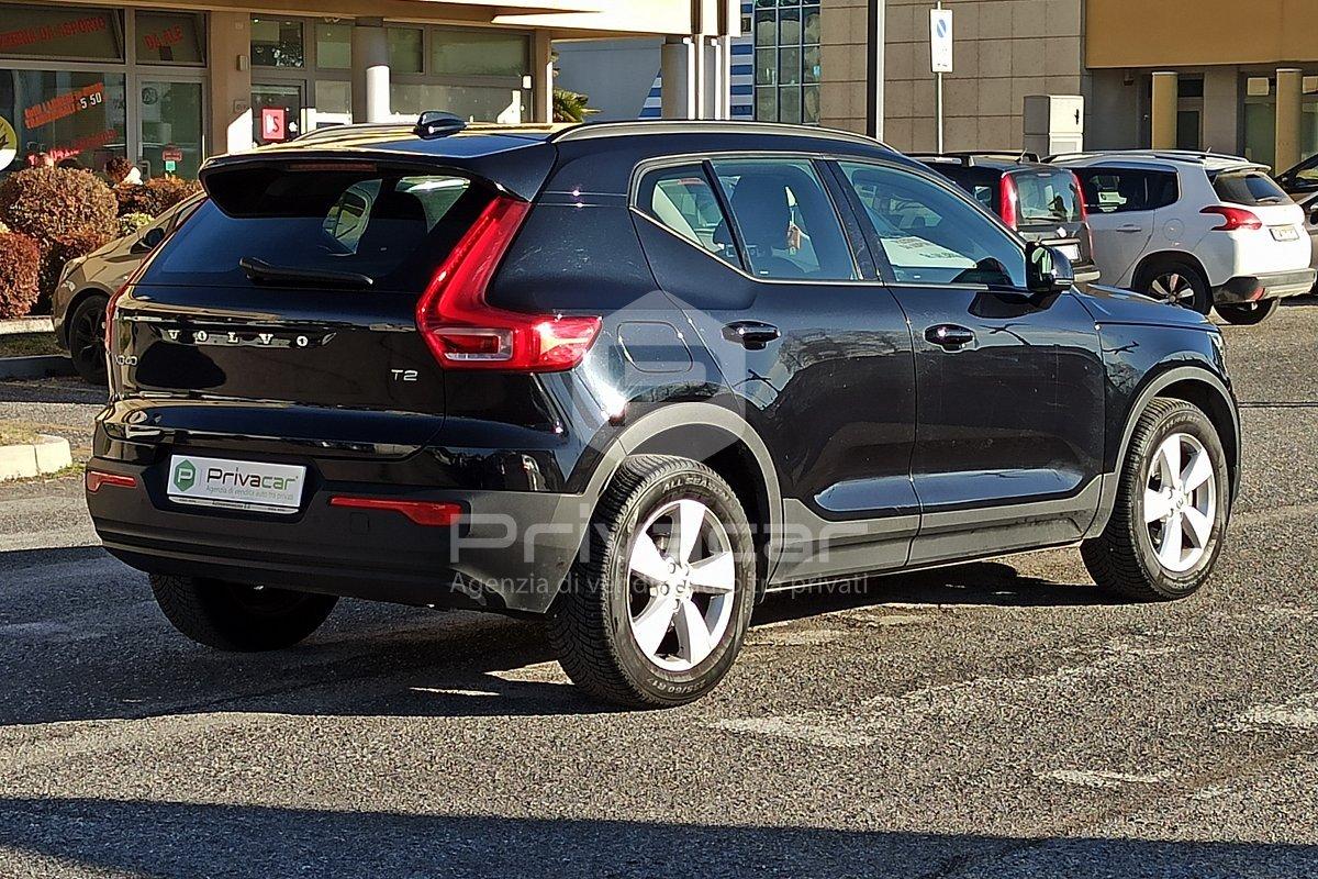 VOLVO XC40 T2 Geartronic Momentum Core
