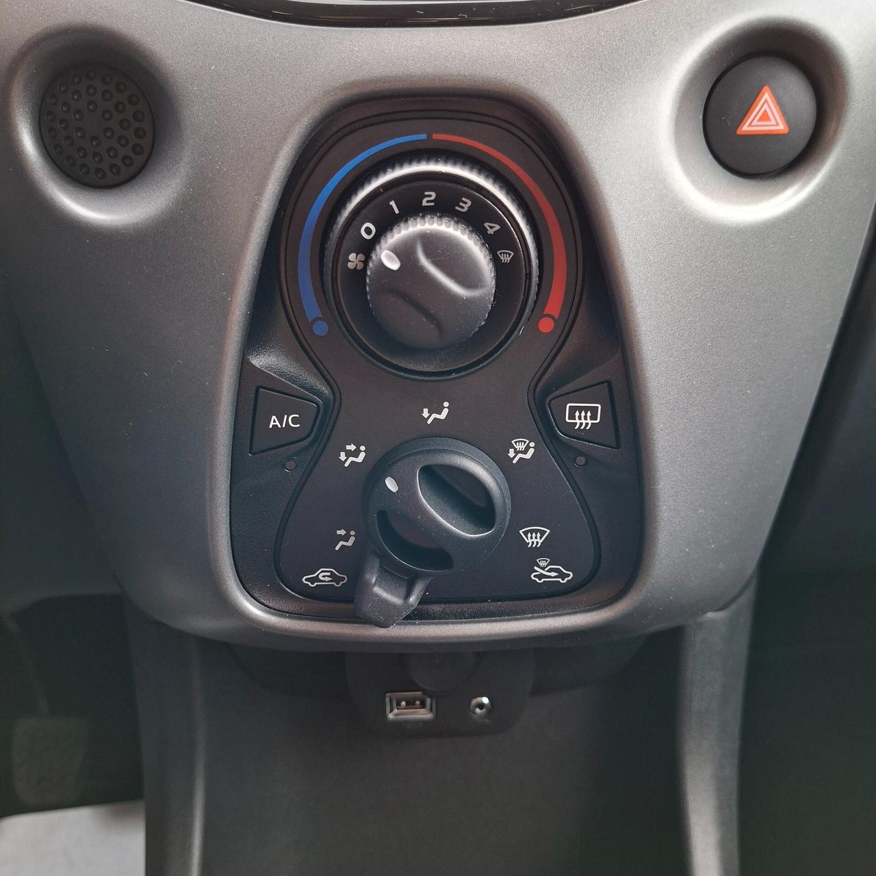 Toyota Aygo 1.0 Bz 72cv 5p Connect