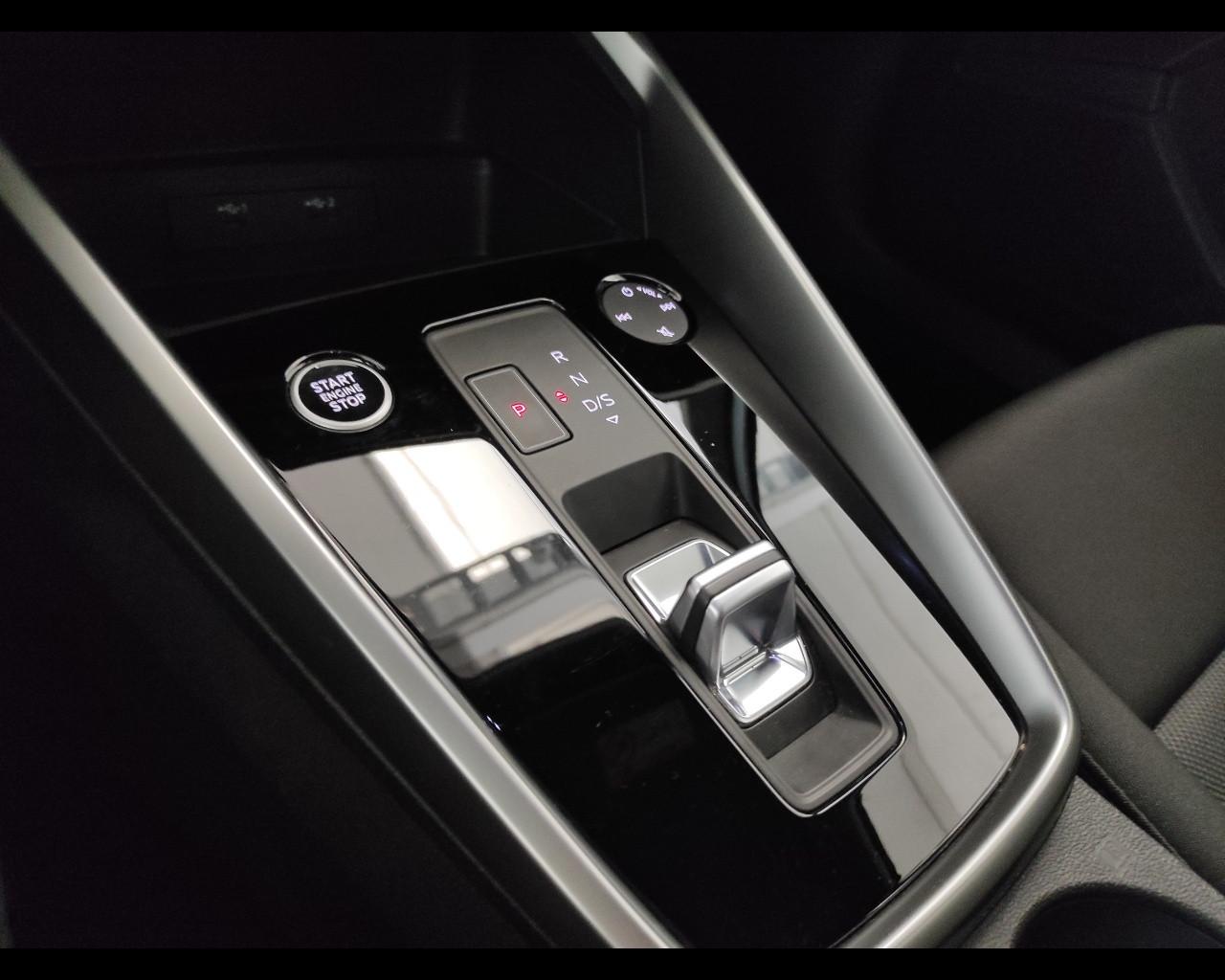 AUDI A3 4ª serie - A3 SPB 40 TFSI e S tronic Business