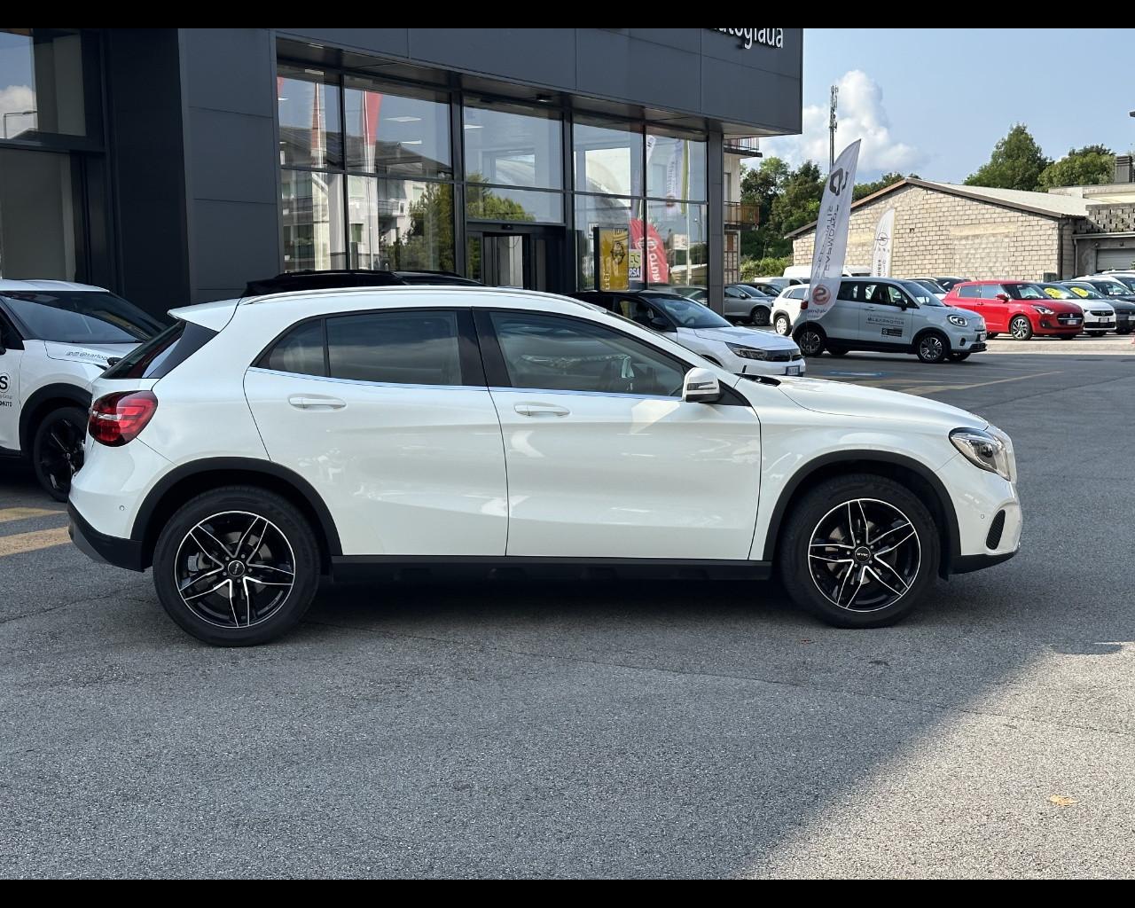 Mercedes-Benz GLA (X156) - GLA 200 d Automatic 4Matic Sport