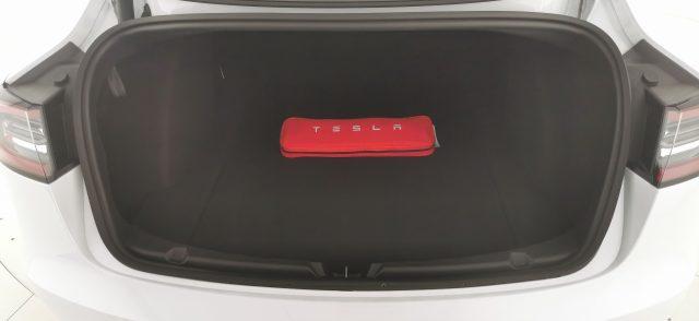 TESLA Model 3 RWD