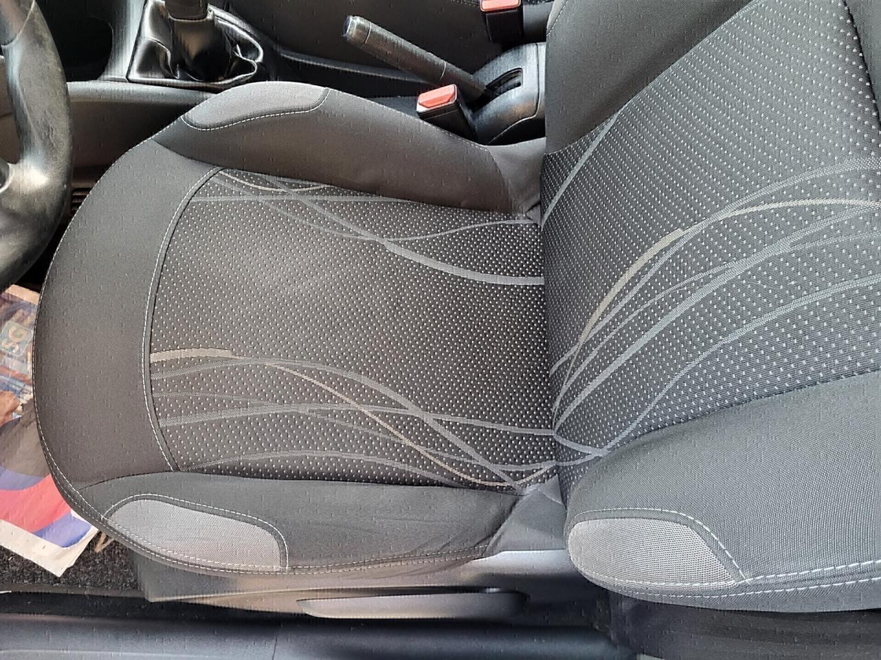 PEUGEOT 208 1,4 HDI-UNICA PROPRIETAR-4 REVISIONI