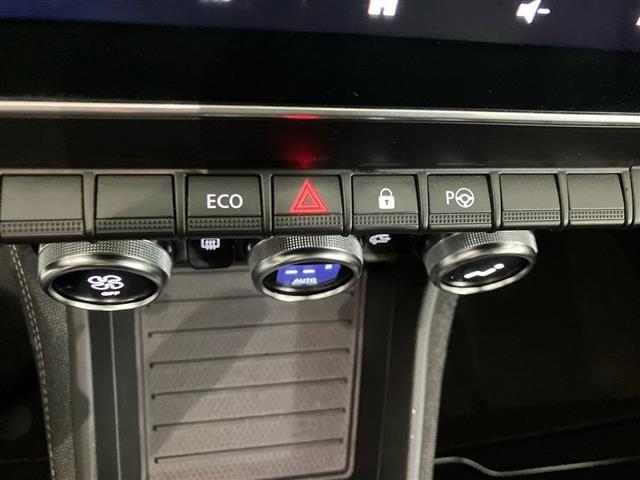 RENAULT ZOE Iconic R135 e-shif. Batt. Propr. Ricarica rapida!