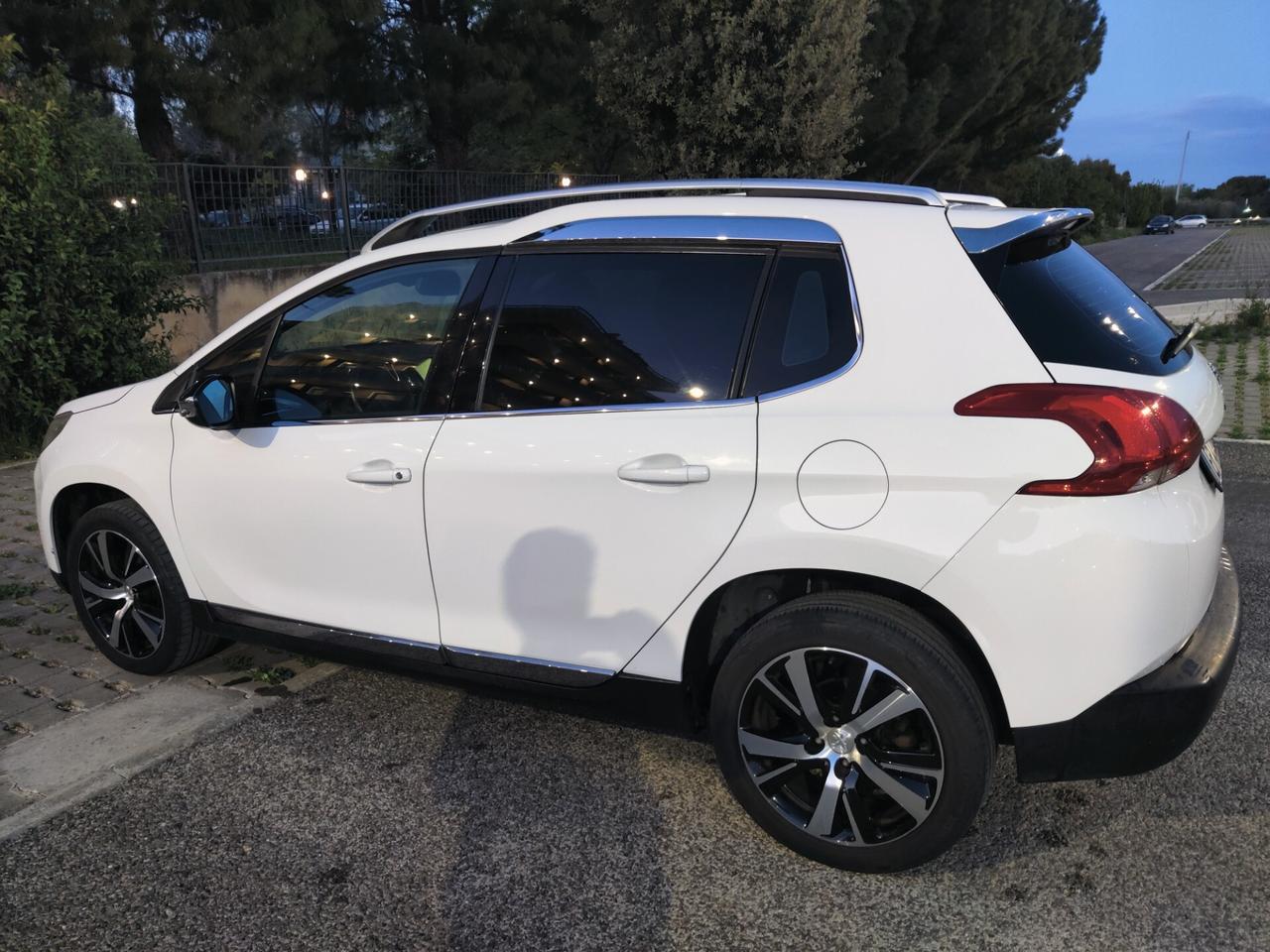 Peugeot 2008 1.6 e-HDi 115 CV Stop&Start Allure