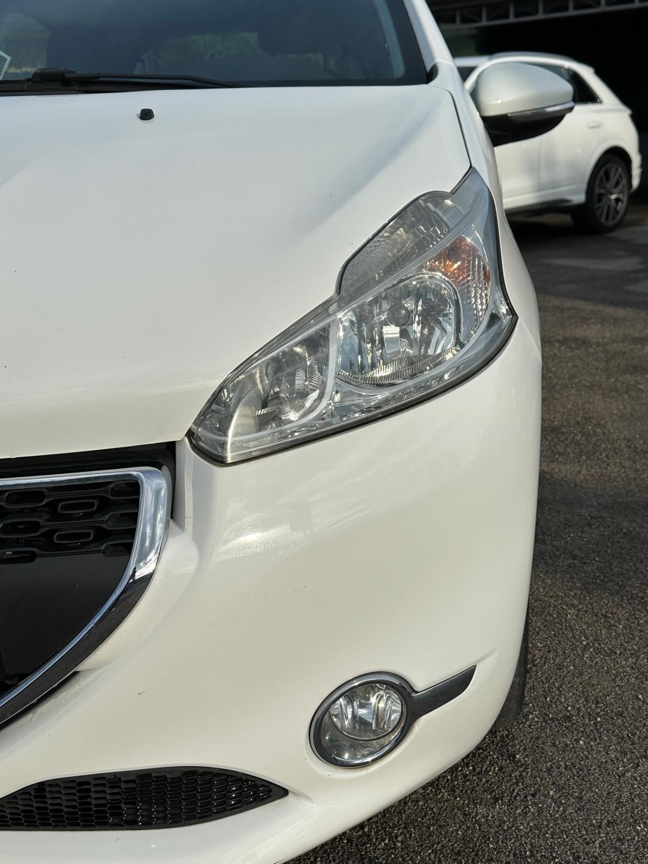 Peugeot 208 PureTech 82 5 porte Allure 2015