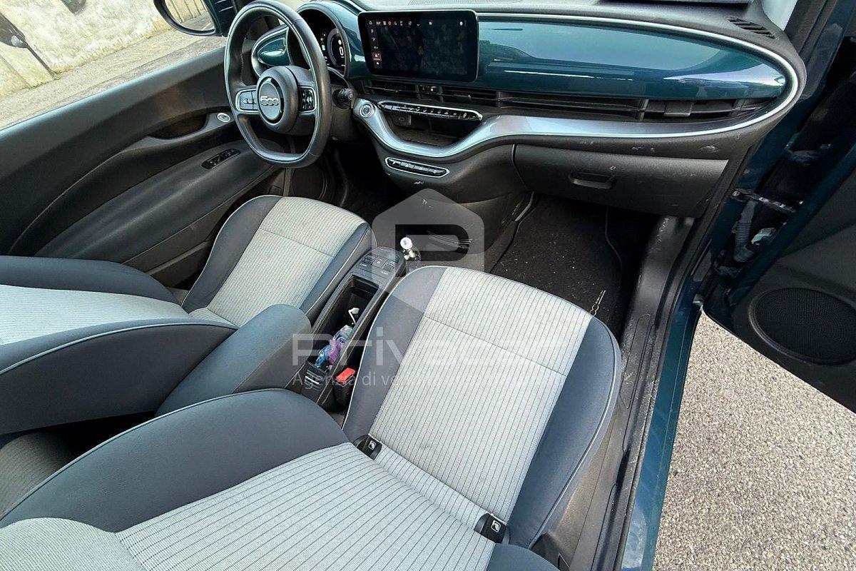 FIAT 500e Berlina 42 kWh La Prima