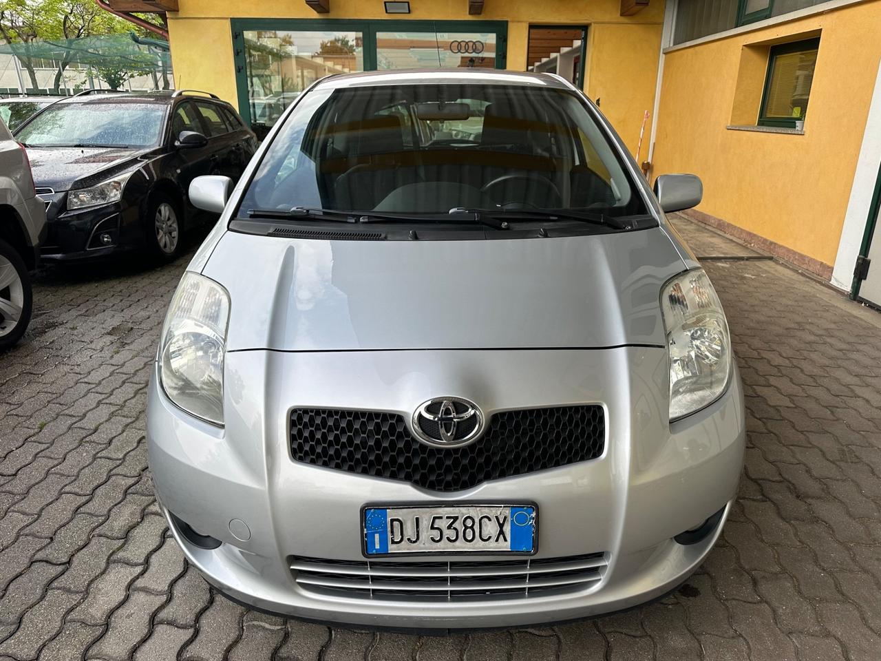 Toyota Yaris 1.3 5 porte Automatico