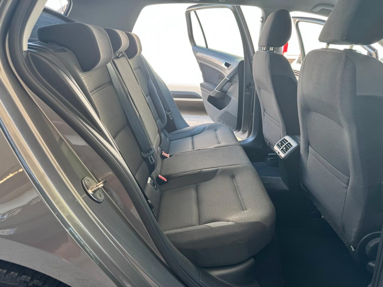 Volkswagen Golf 1.4TGI HIGHLINE UNIPROPR GARAN24ME