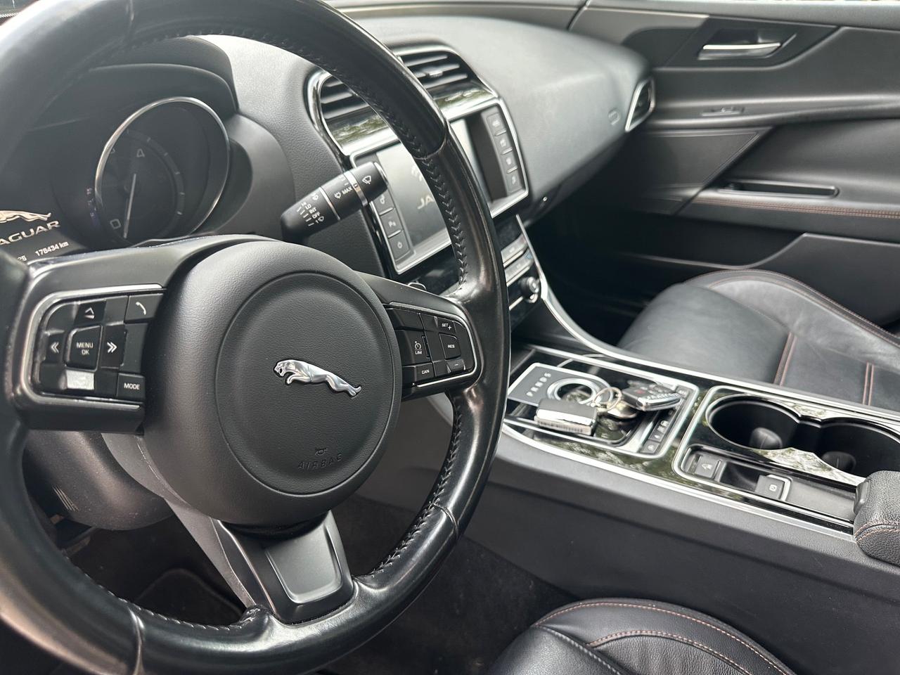 Jaguar XE 2.0 D Turbo 180CV Prestige Business Edition BELLISSIMA UNIPROPRIETARIO PERMUTABILE