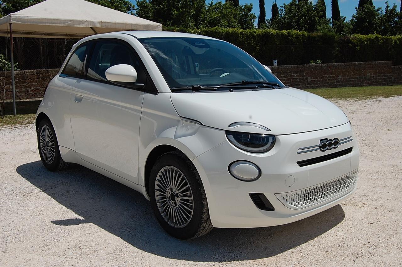 Fiat 500 Berlina Hybrid Torino