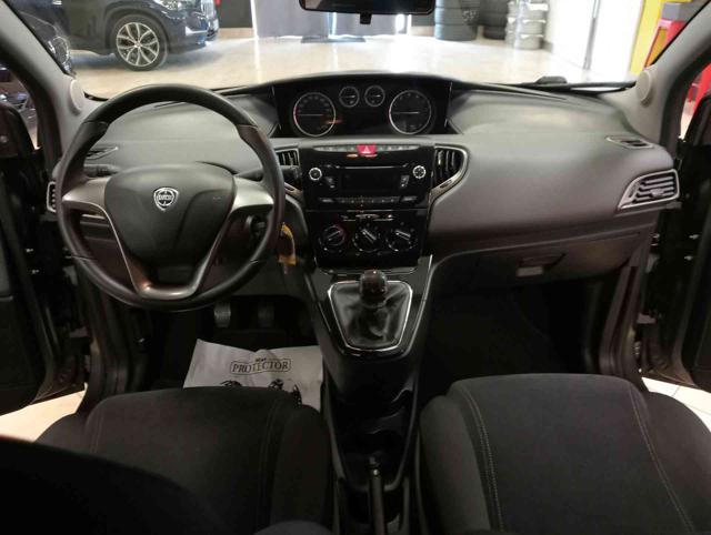 LANCIA Ypsilon 1.2 69 CV 5 porte ** OK NEOPATEN. **
