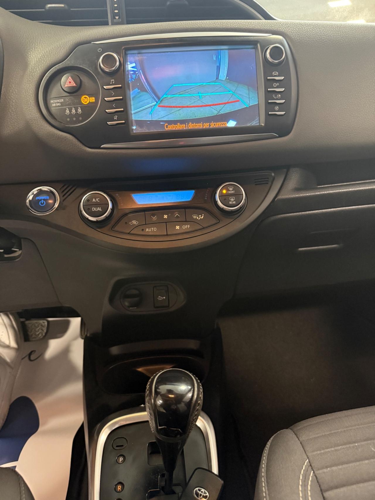 Toyota Yaris 1.5 Hybrid 5 porte Active Plus 73CV Ok Neopatentati