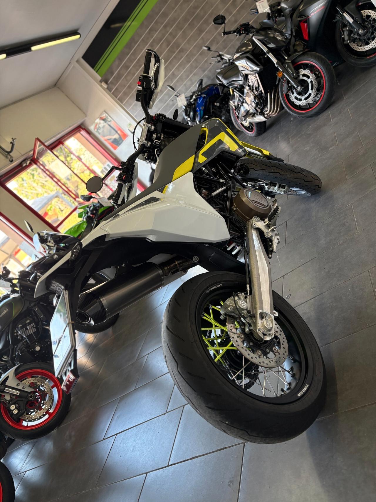 Husqvarna 701 Supermoto