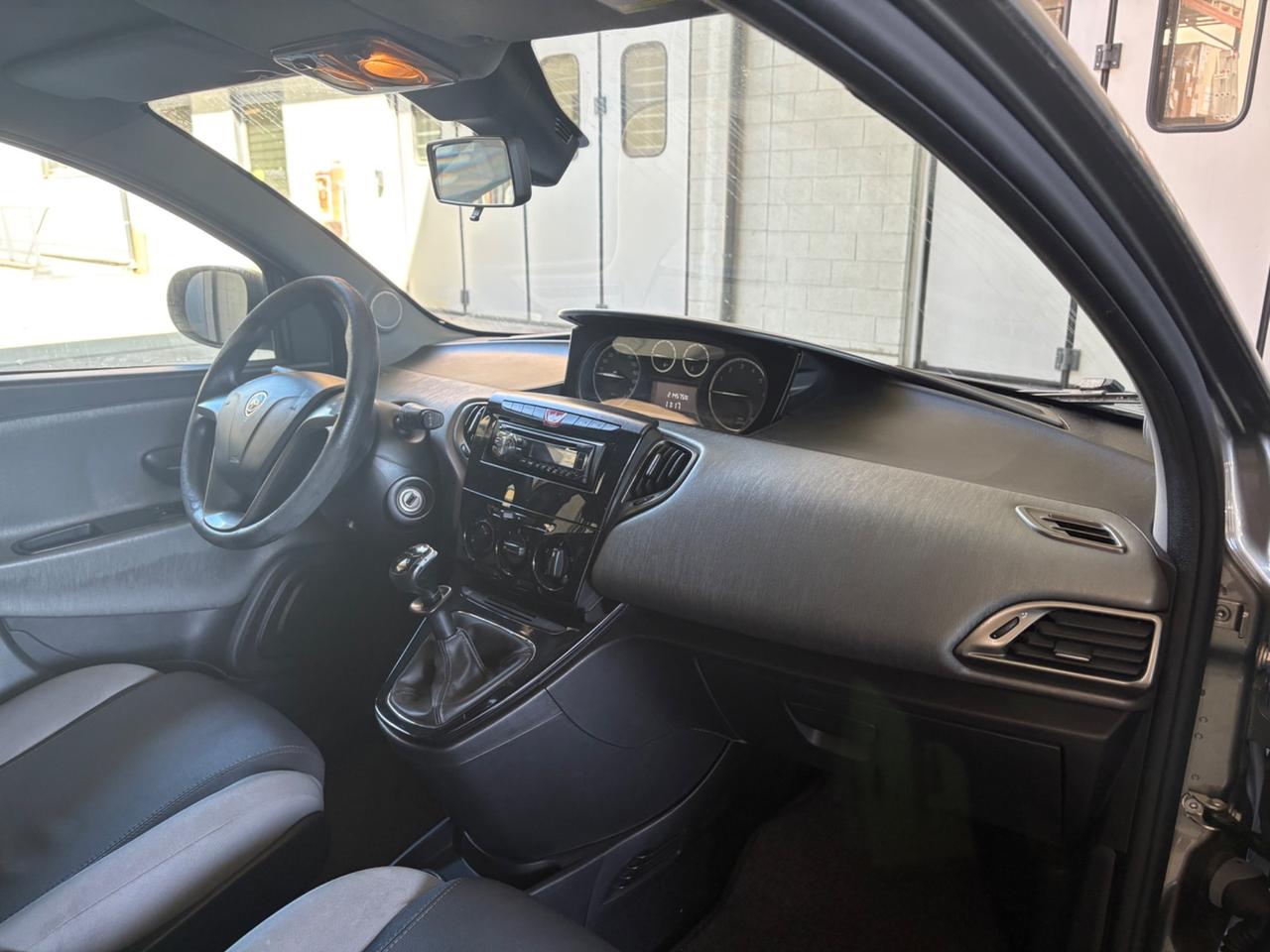 Lancia Ypsilon 0.9 TwinAir 85 CV 5 porte Metano Ecochic Gold