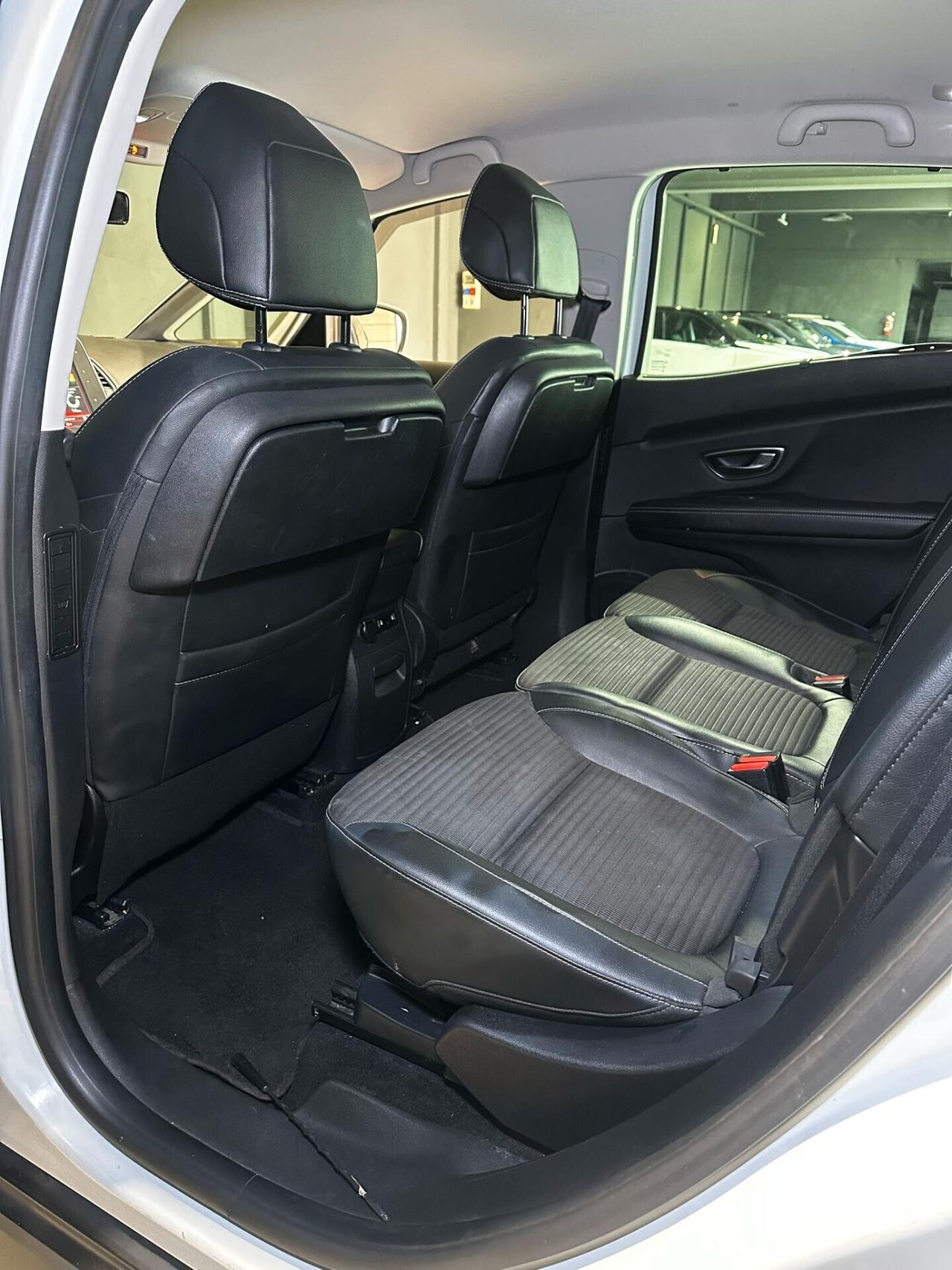 Renault Scenic Scénic TCe 140 CV Intens