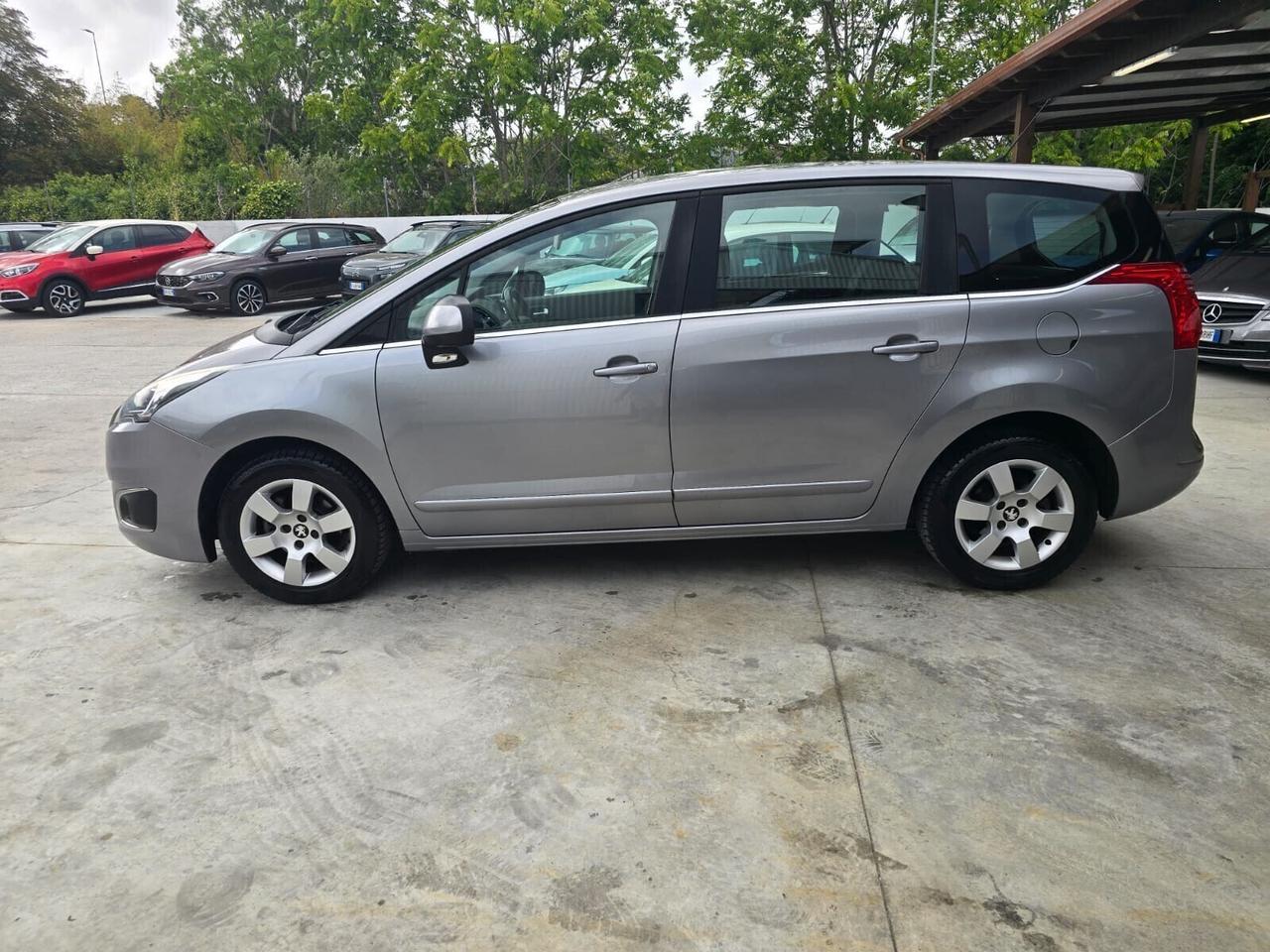 Peugeot 5008 1.6 HDi 115CV Active