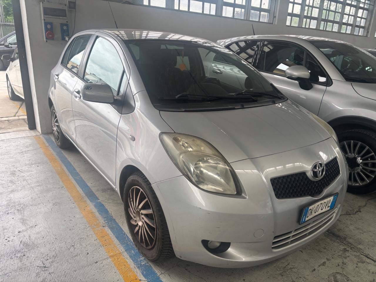 Toyota Yaris 1.0 5 porte Sol