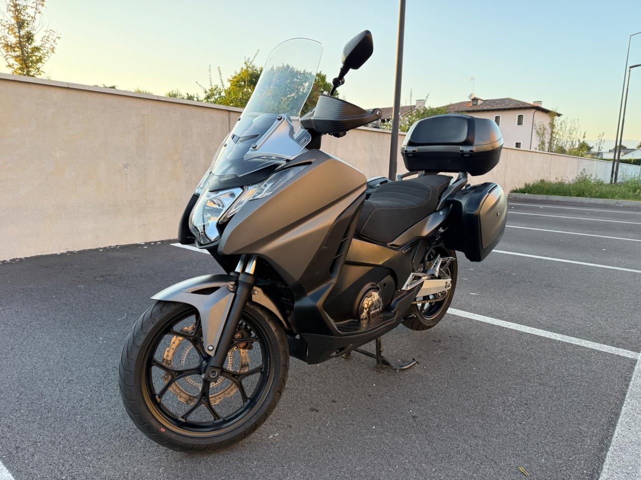 Honda Integra 750 TRAVEL