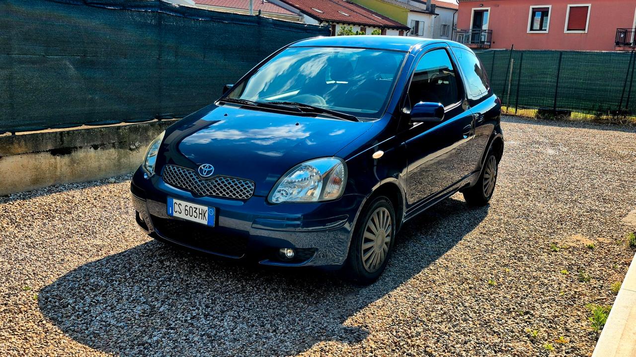 Toyota Yaris 1.0i 16V cat 3 porte Sol