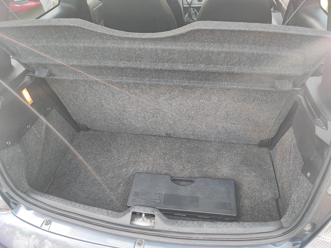 Lancia Ypsilon 1.2 69 CV Unyca
