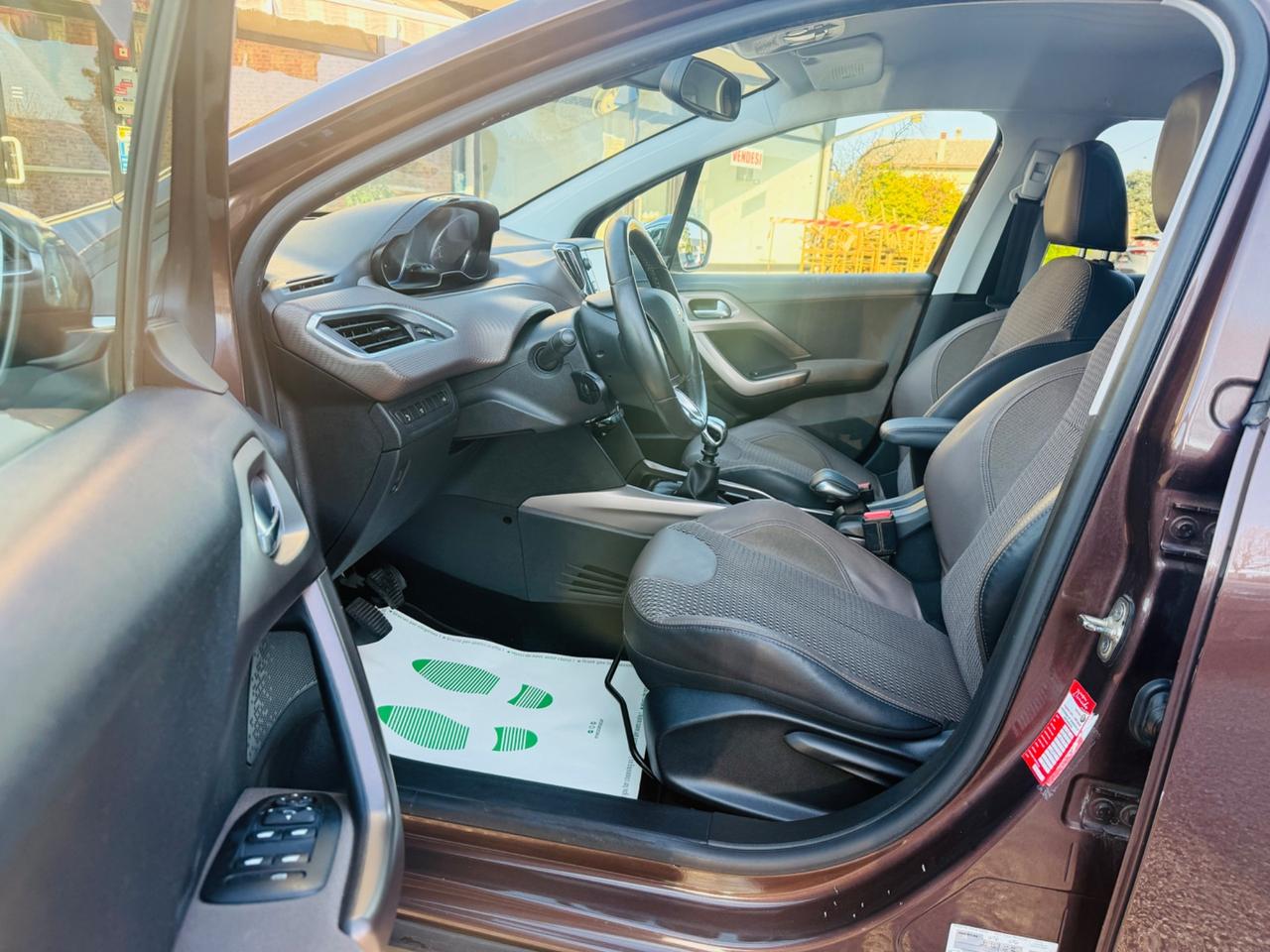 Peugeot 2008 1.6 e-HDi 115 CV Stop&Start Allure