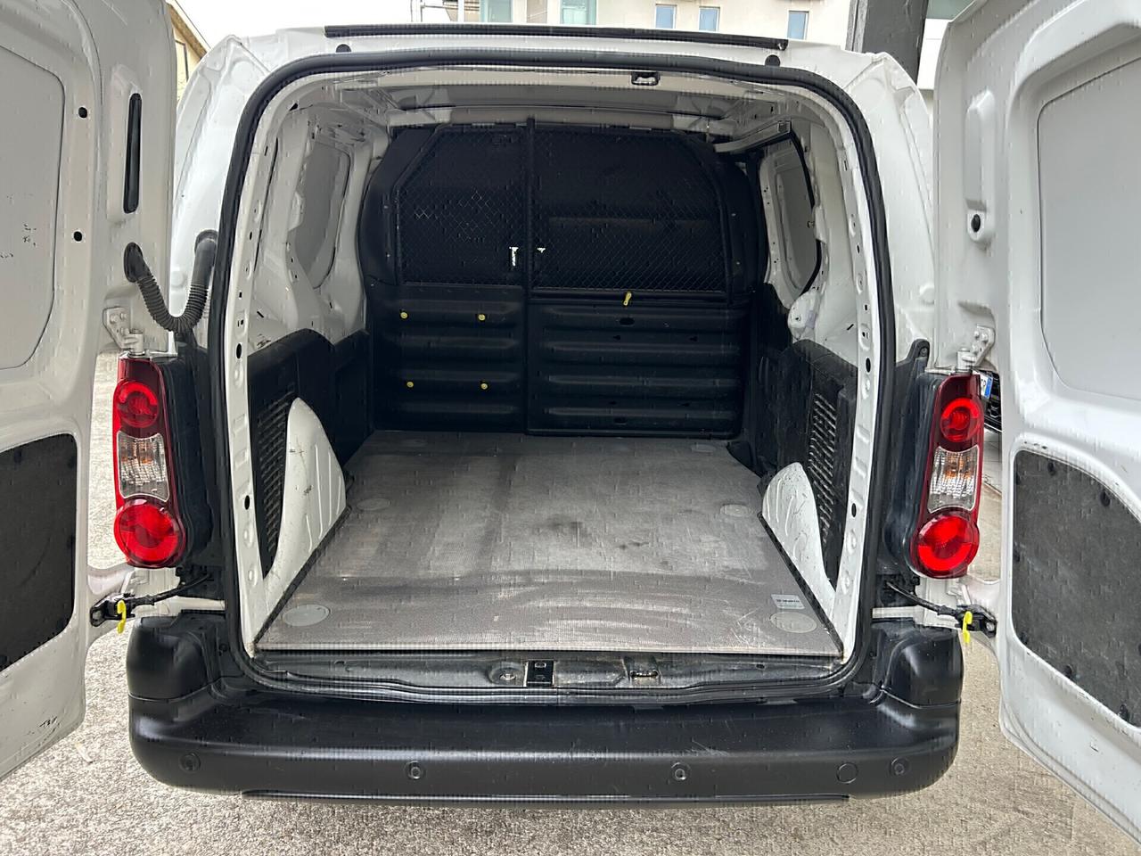 Peugeot PARTNER 1.6 HDI 3 POSTI “ 100 CV “