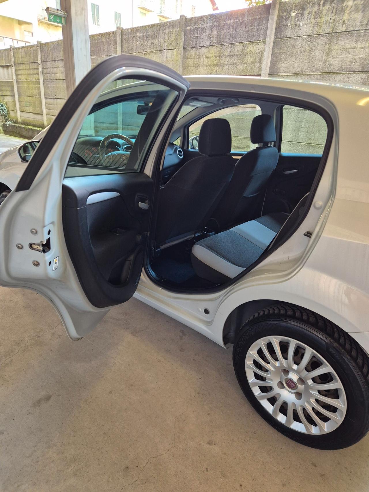 Fiat punto benzina neo patentati