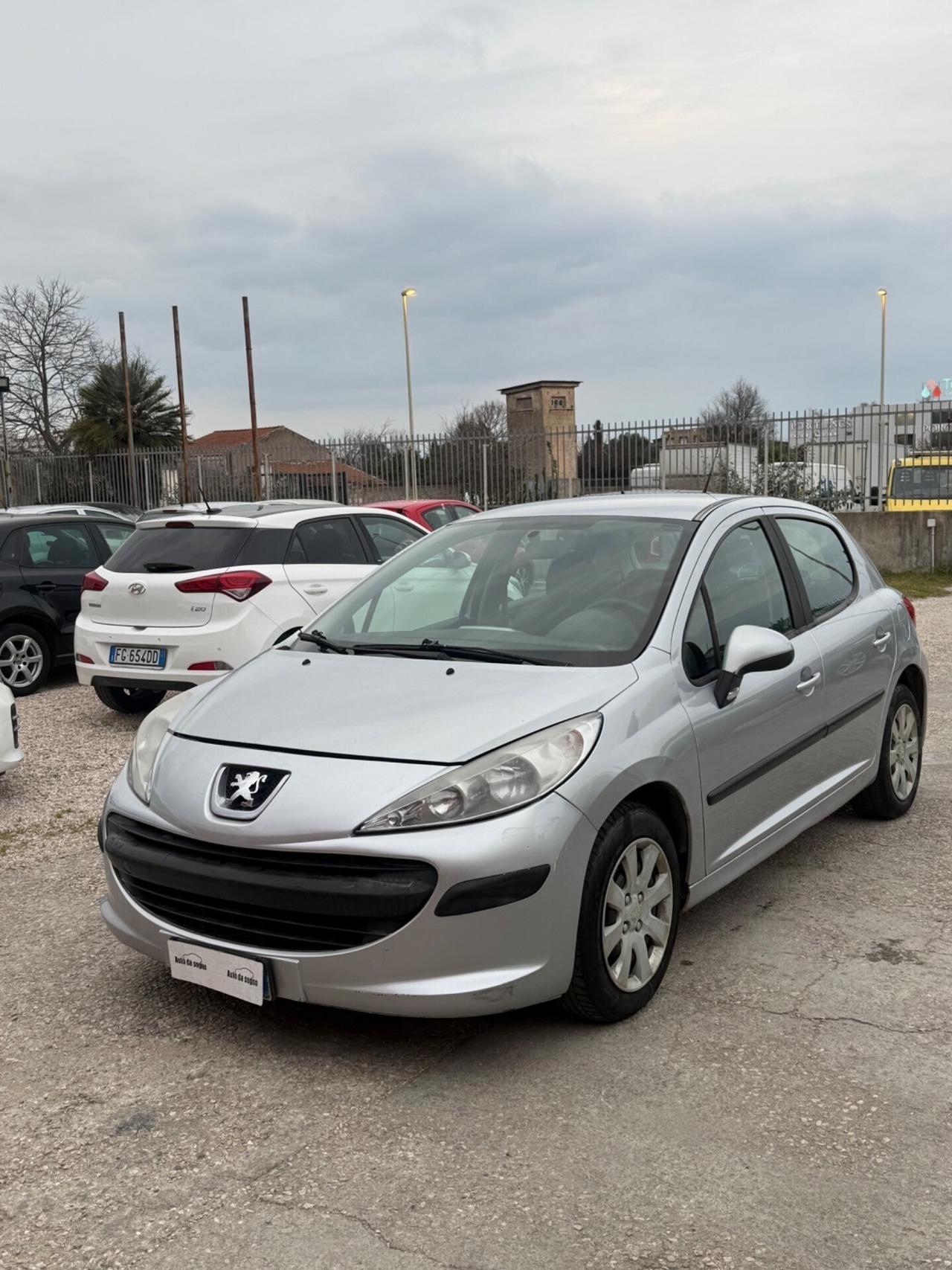 Peugeot 207 1.4 88CV 5p. ONE Line