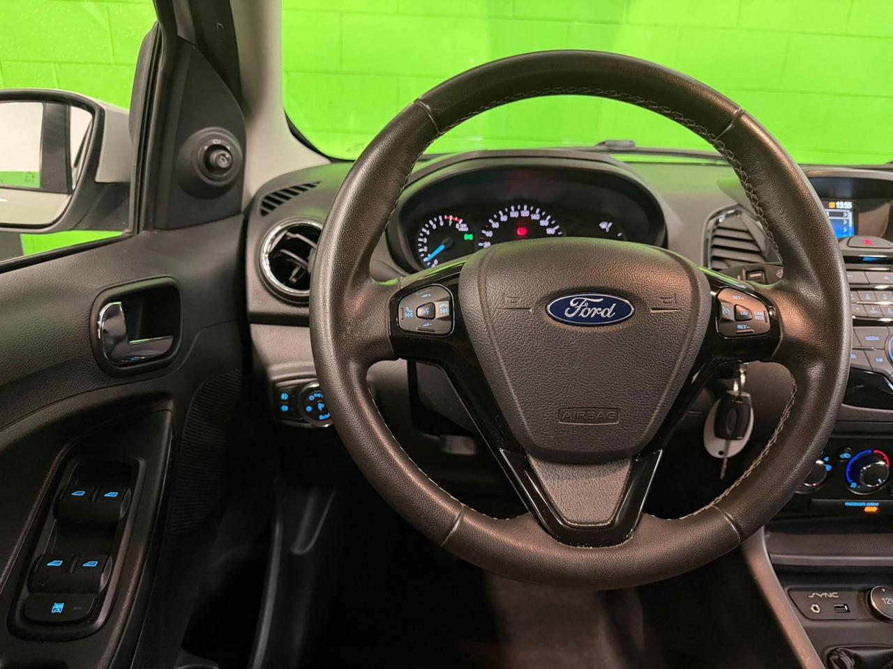 Ford Ka 1.2 Ti-VCT 85 CV Ultimate Color