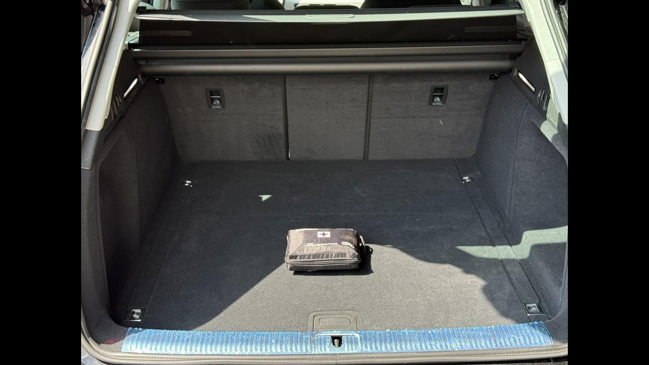 Audi Audi A4 Avant Business 30 TDI 100(136) kW(CV) S tronic
