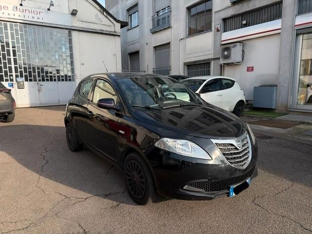 Lancia Ypsilon 1.2 69 CV S Momodesign NEOPATENTATI
