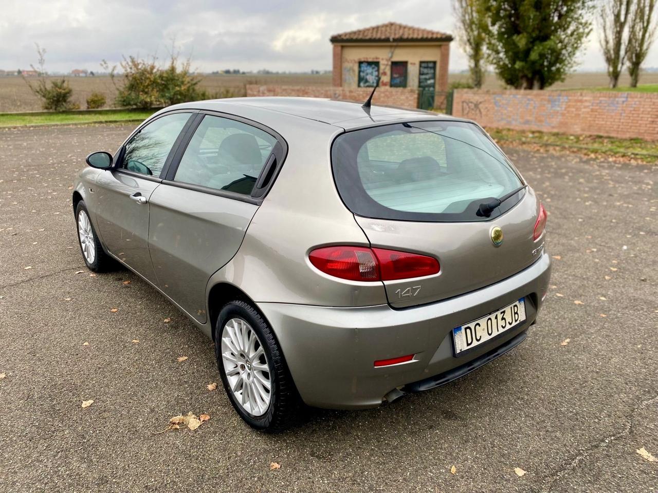 Alfa Romeo 147 1.6 16V TS 3 porte Distinctive