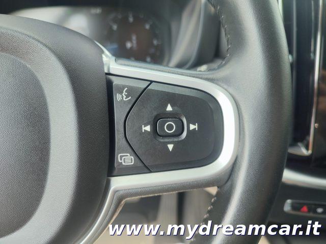 VOLVO XC60 B4 (d) AWD Geartronic Momentum