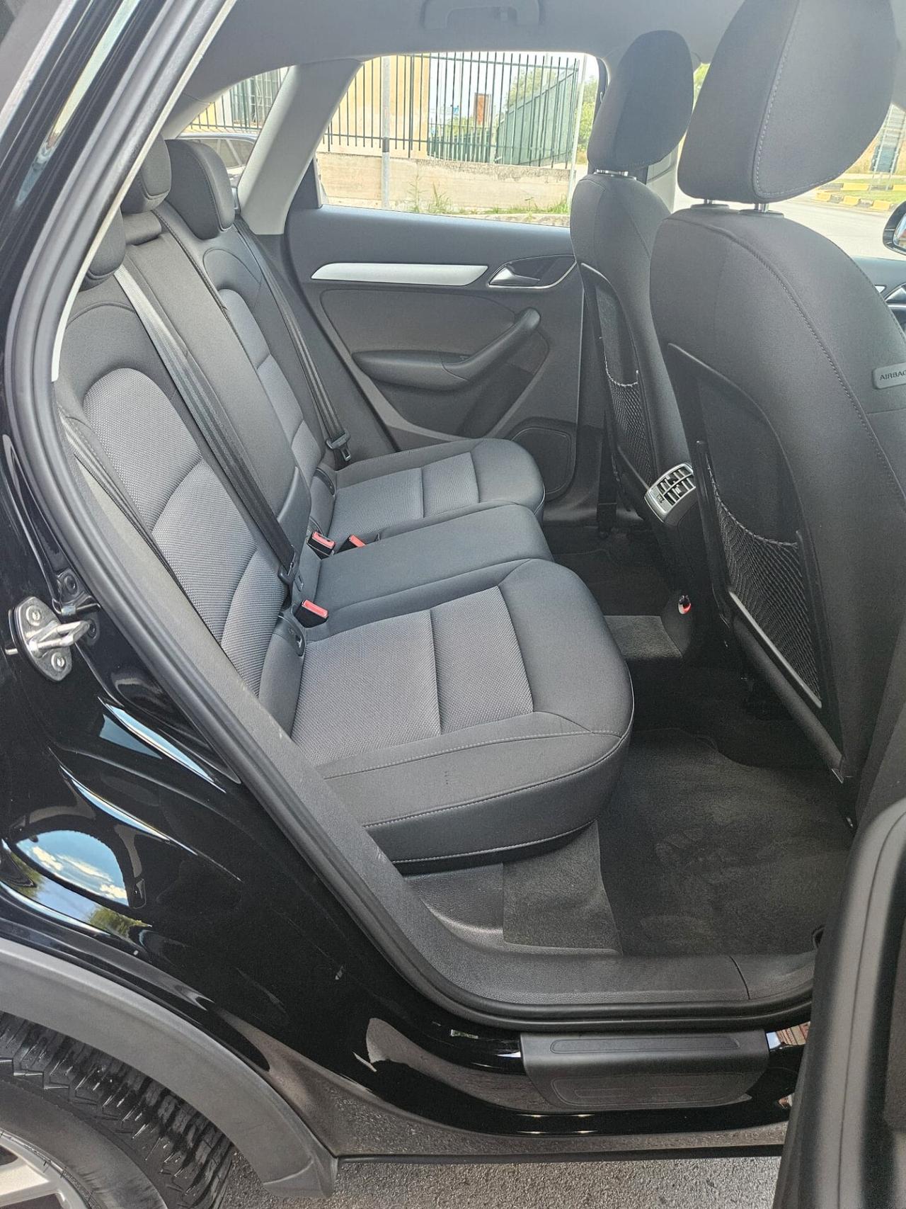 Audi Q3 2.0 TDI 120cv 88kw FULLOPTIONAL