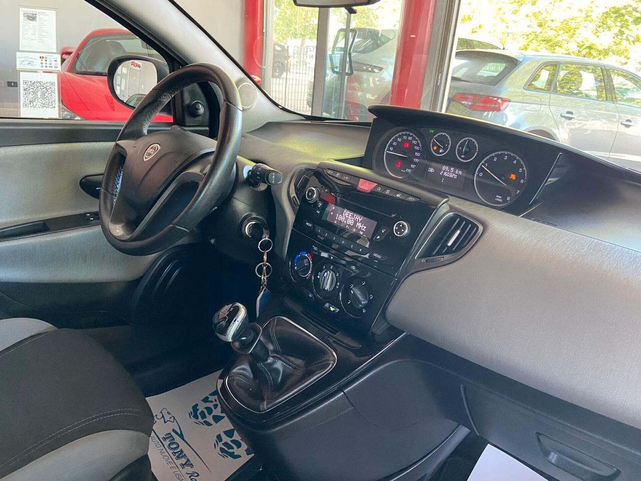 Lancia Ypsilon 1.2 69 CV 5 porte S&S Platinum