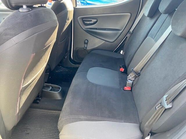 Lancia Ypsilon 1.2 69 CV 5 porte Platinum