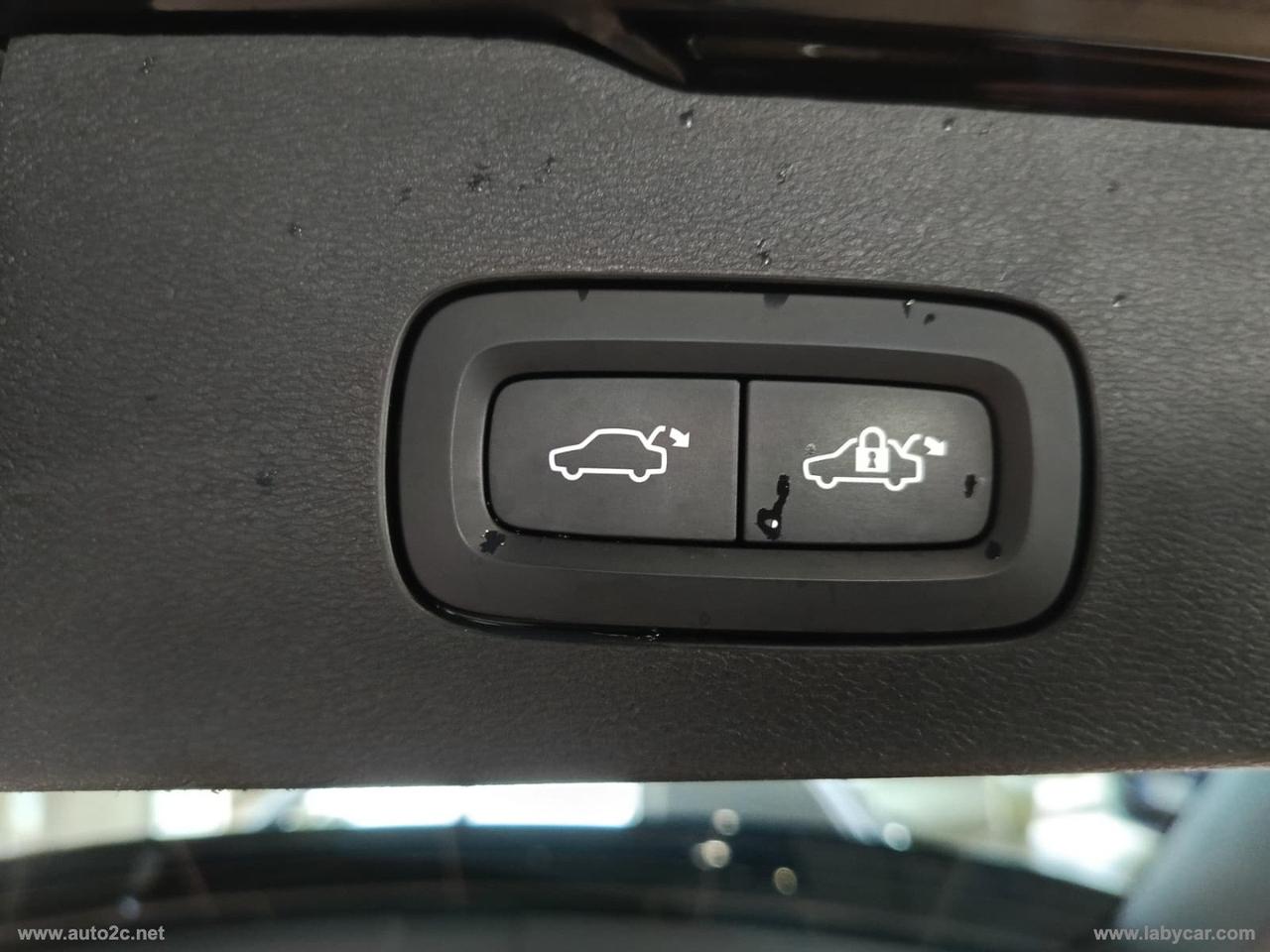 VOLVO V60 B4