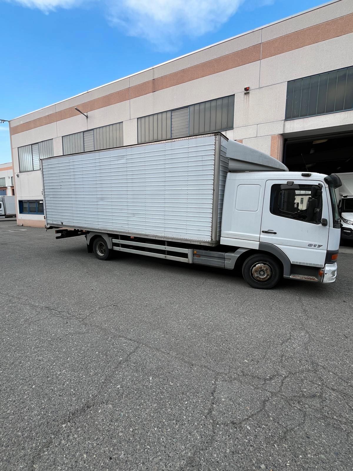Mercedes Atego 817