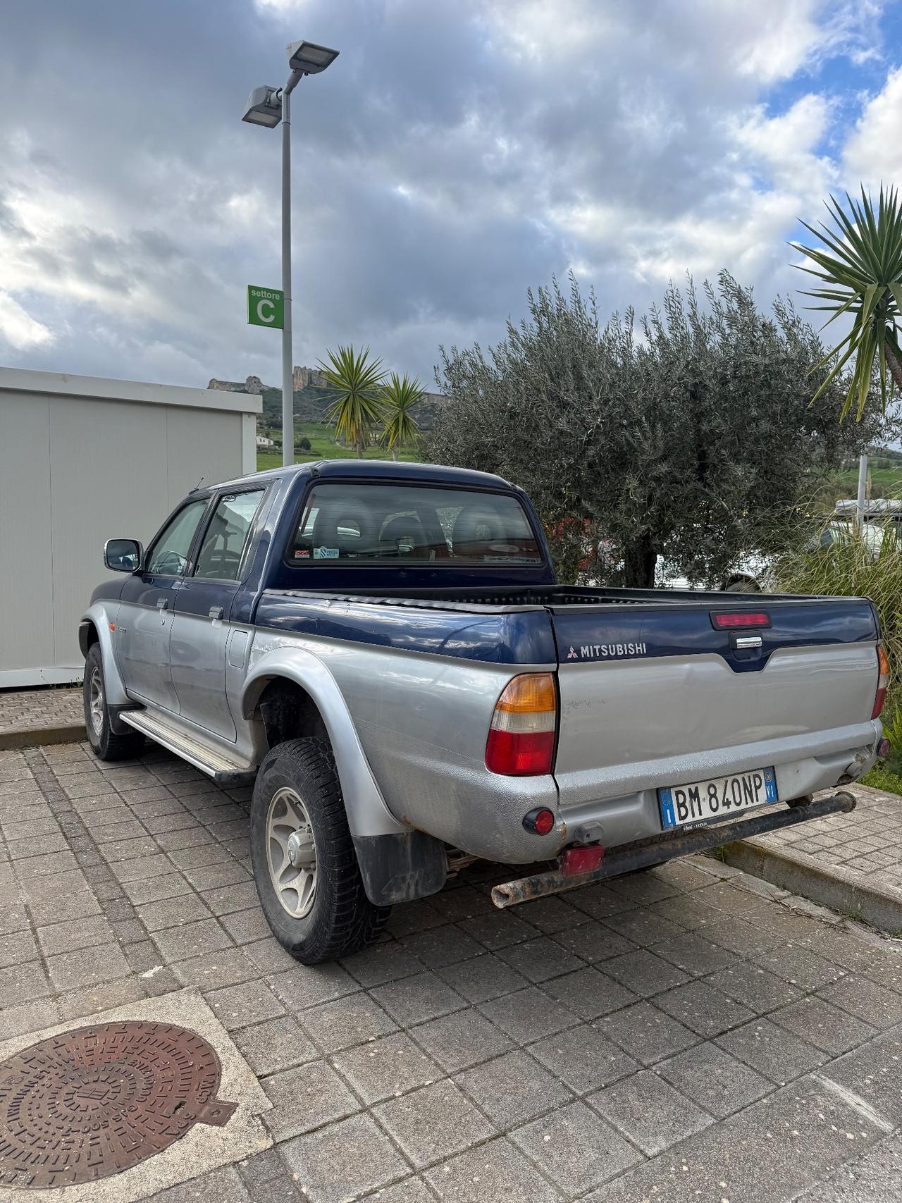 Mitsubishi L200 2.5 TDI 4WD Club Cab Pick-up GLS