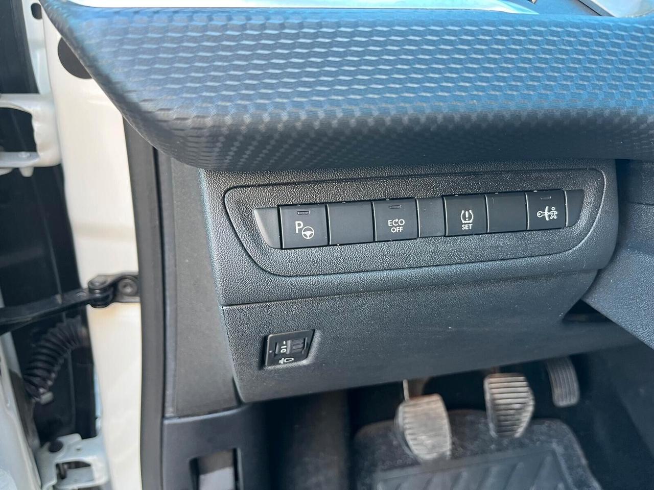Peugeot 2008 BlueHDi 120 S&S Féline