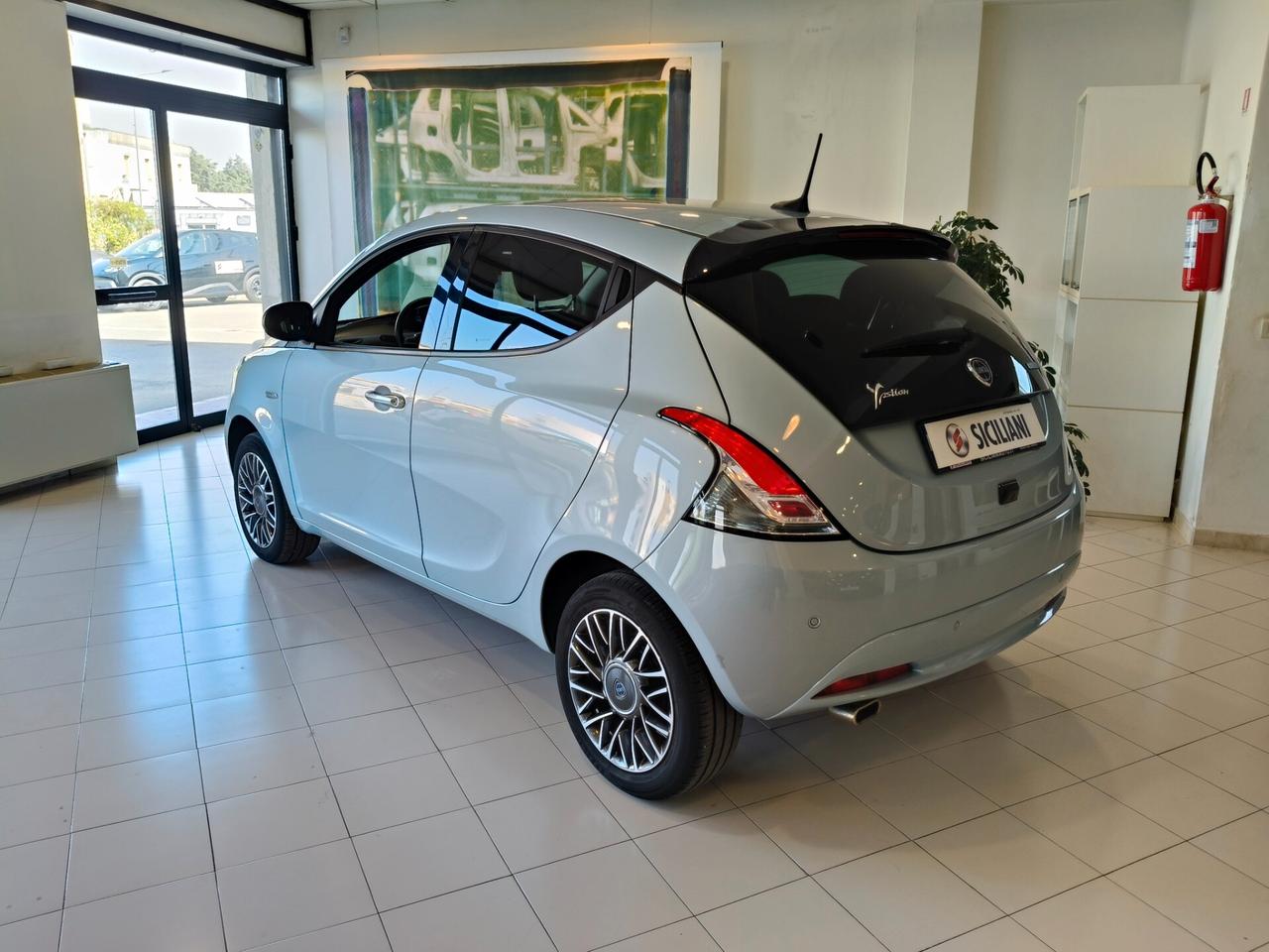 Lancia Ypsilon 1.0 70CV 5 porte Hybrid Gold Plus