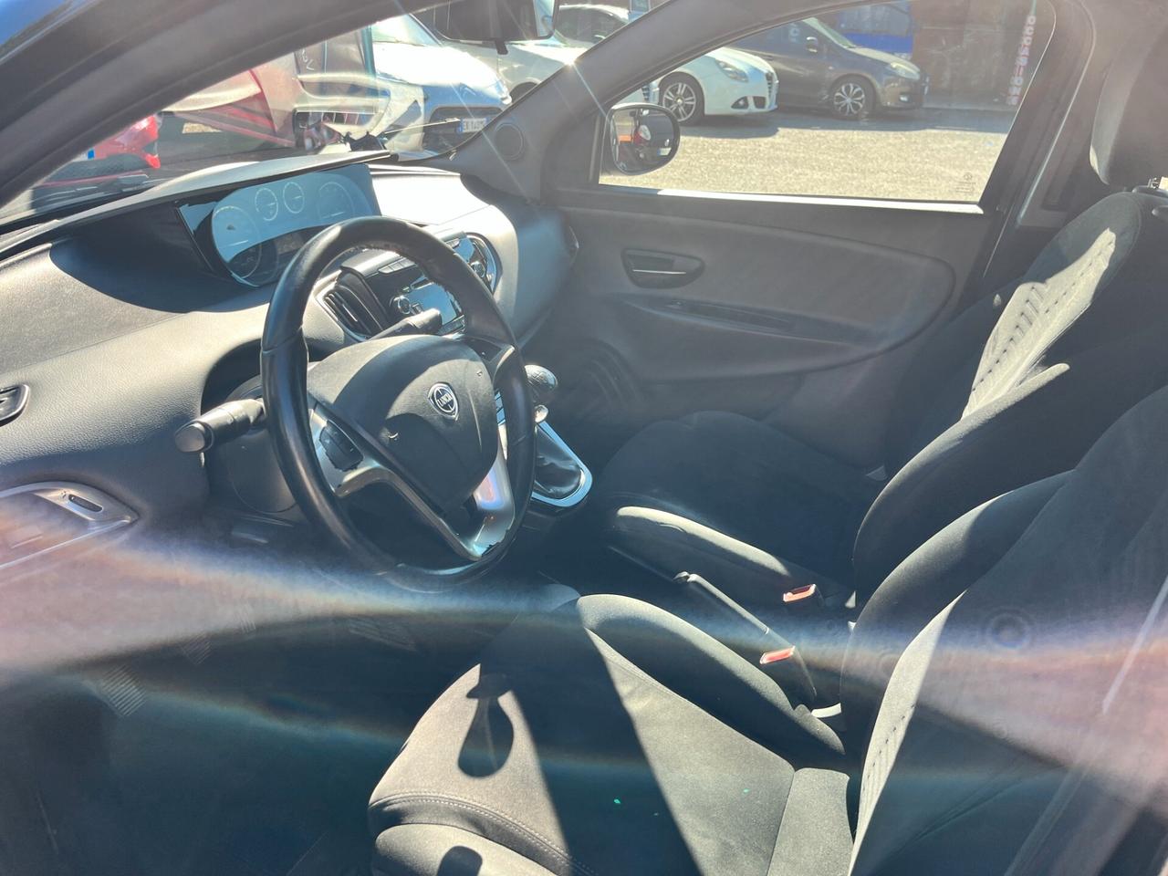 Lancia Ypsilon 1.2 69 CV 5 porte