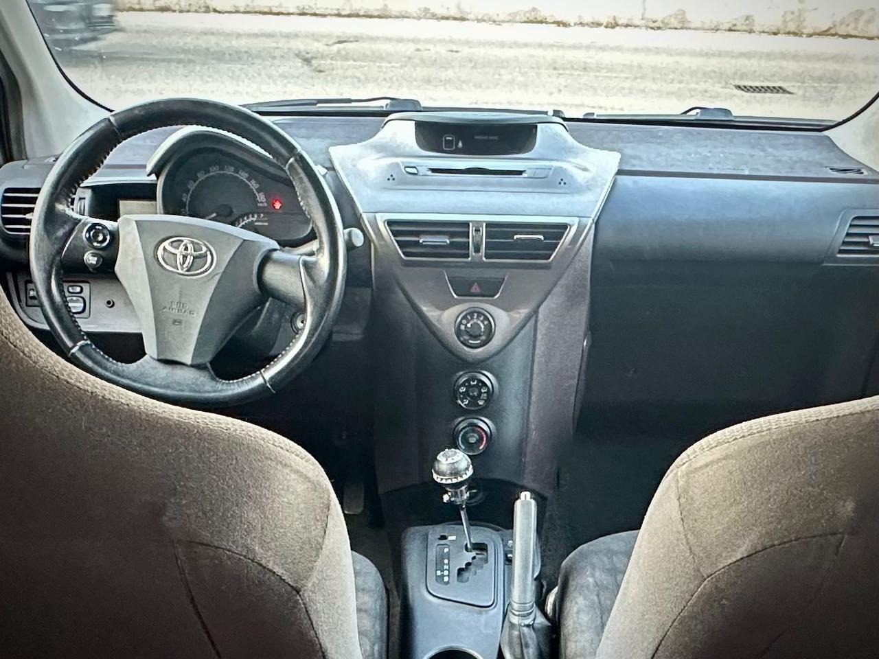 Toyota iQ 1.0 Sol