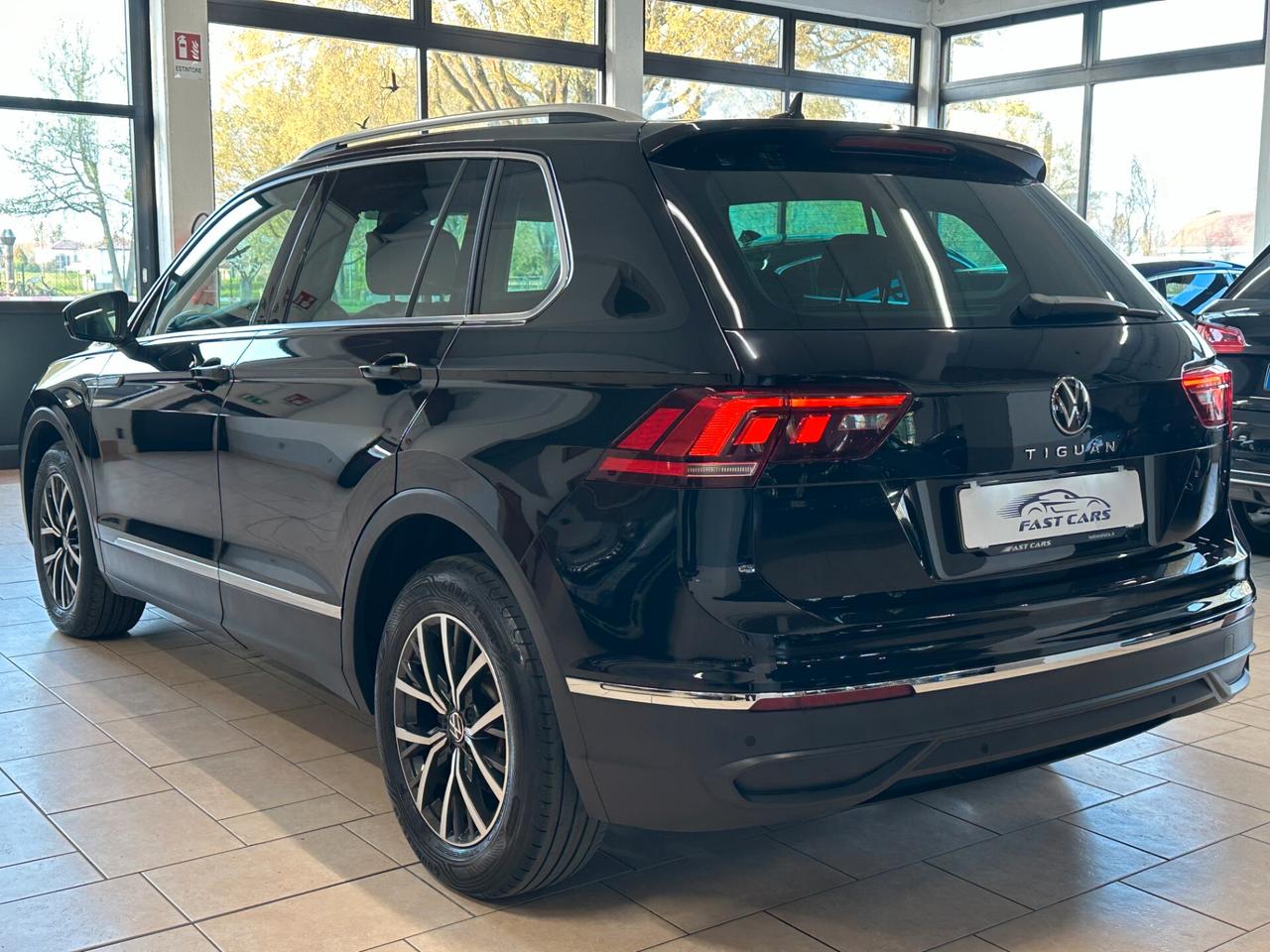 VOLKSWAGEN TIGUAN LIFE 2.0 TDI 122CV *CARPLAY*LUCI*ACC*