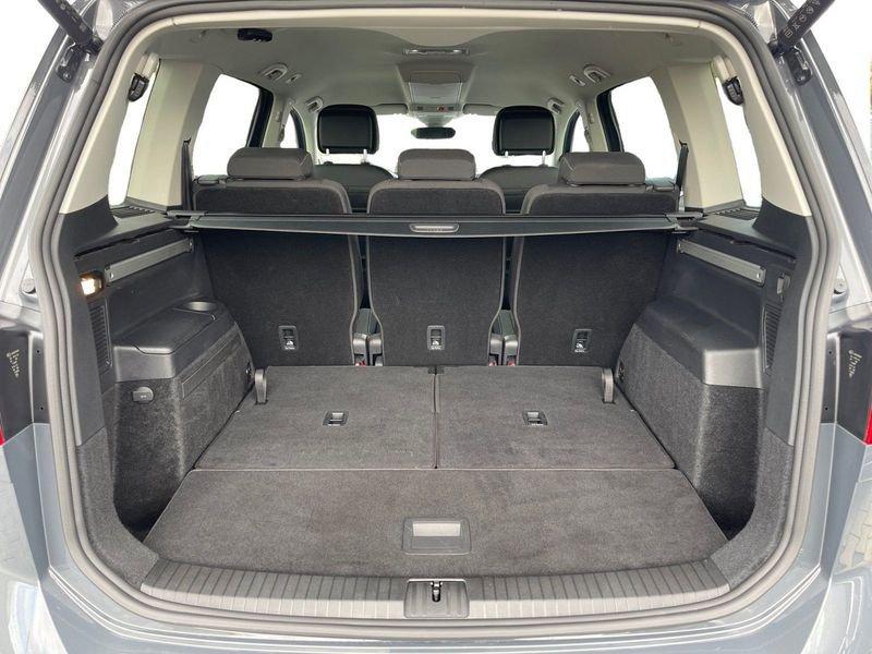 Volkswagen Touran 1.5 TSI ACT MOVE 16" CAMERA App connect Navi