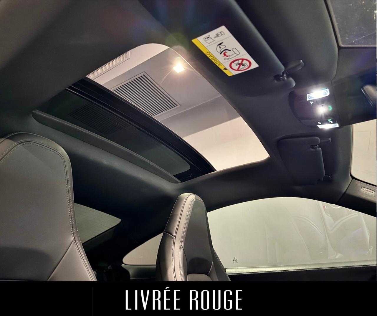 Porsche 911 Carrera 992 . 2