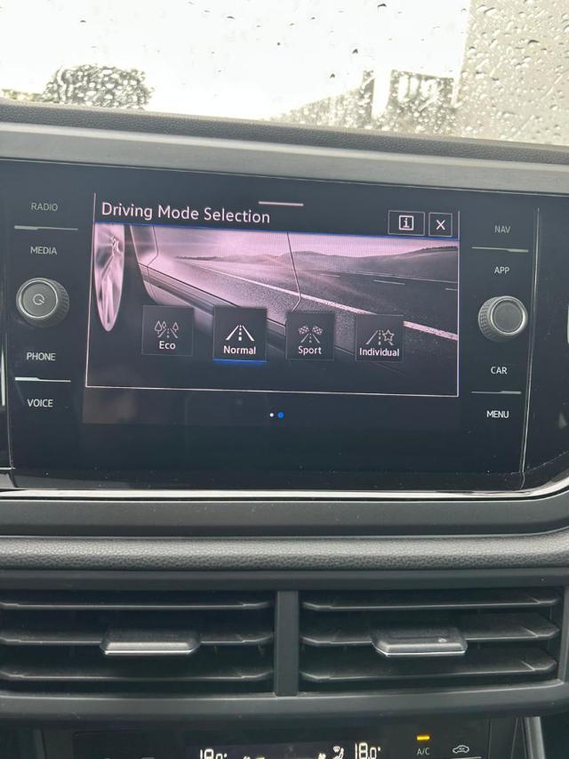 VOLKSWAGEN Taigo 1.0 TSI 110 CV R-Line NEO PATENTATO