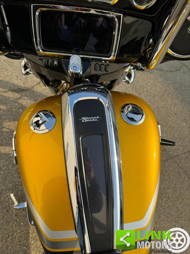 HARLEY-DAVIDSON FLHX Street Glide Special Custom FLHXS