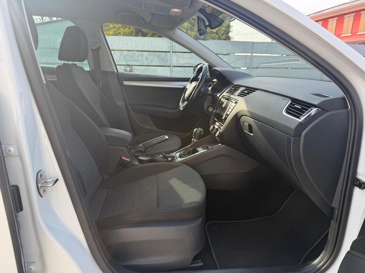 Skoda Octavia 1.6 TDI CR 110 CV DSG Wagon Executive